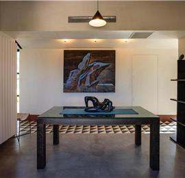 4 bedroom villa with pool near Noto, sleeps 8